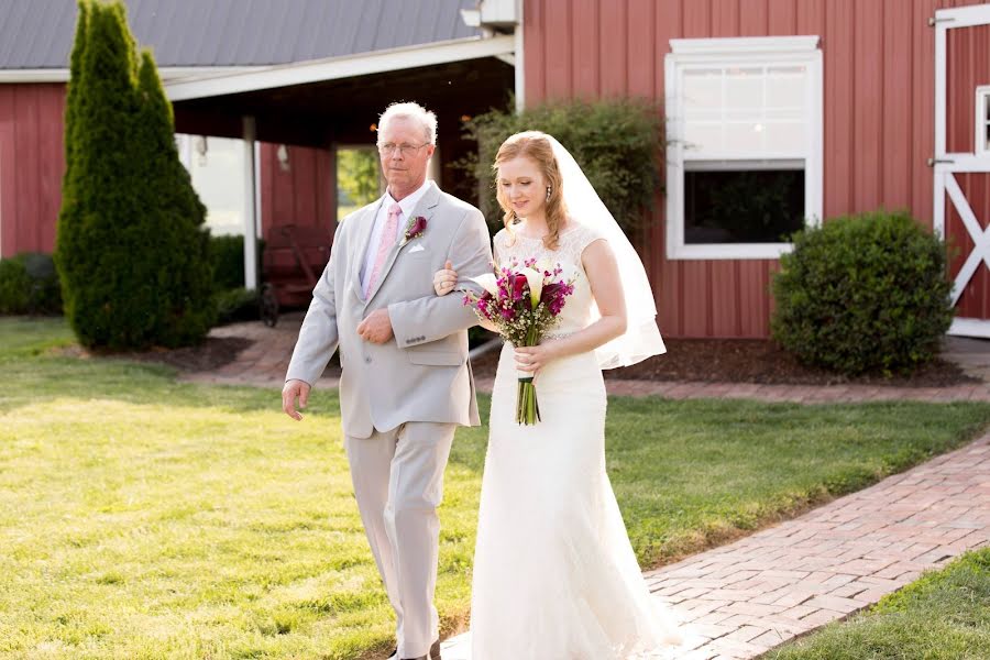 Fotógrafo de casamento Liz Courtney (lizcourtney). Foto de 8 de setembro 2019