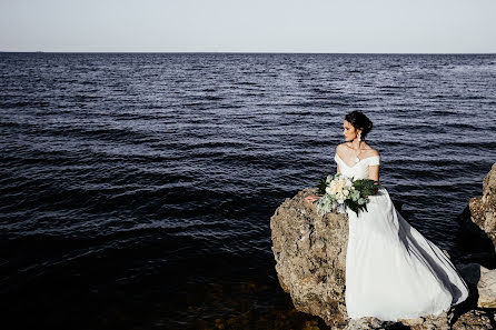 Fotografo di matrimoni Vladlena Kuzmina (vladlenakuzmina). Foto del 6 aprile 2020