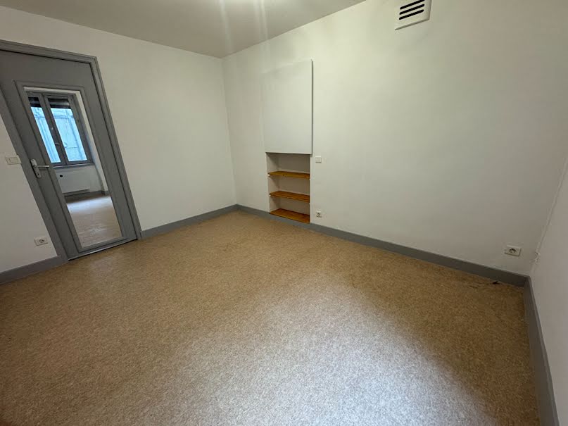 Location meublée appartement 3 pièces 52.31 m² à Vesoul (70000), 600 €