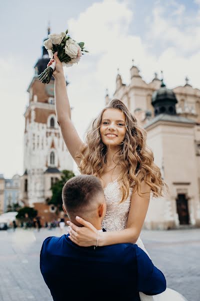 結婚式の写真家Karolina Mrozowska (mrozowska)。4月17日の写真