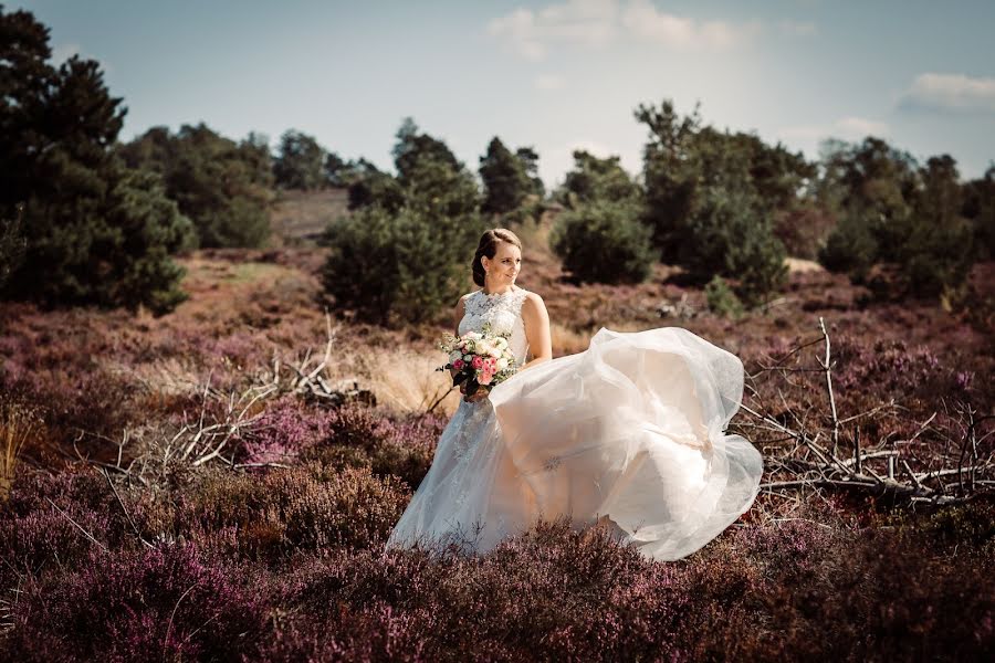 Fotografo di matrimoni Denise Leuveld (leuveld). Foto del 6 marzo 2019