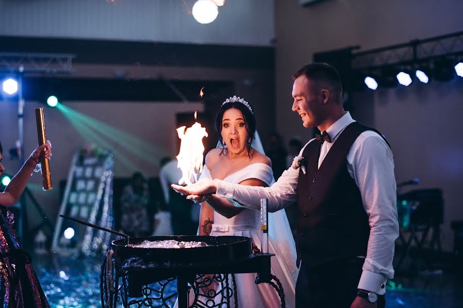 Fotógrafo de casamento Iren Bondar (bondariren). Foto de 14 de setembro 2019