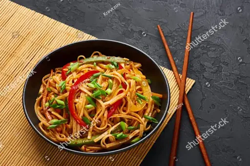 Schezwan Noodles (Non Jain) (500 Ml Container)