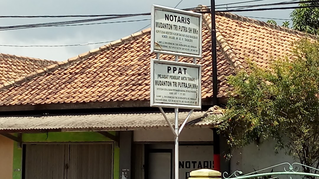 Notaris Mudanton Tri Putra, SH., M.Kn