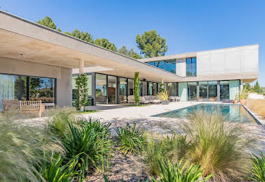 Maison avec piscine et terrasse 5