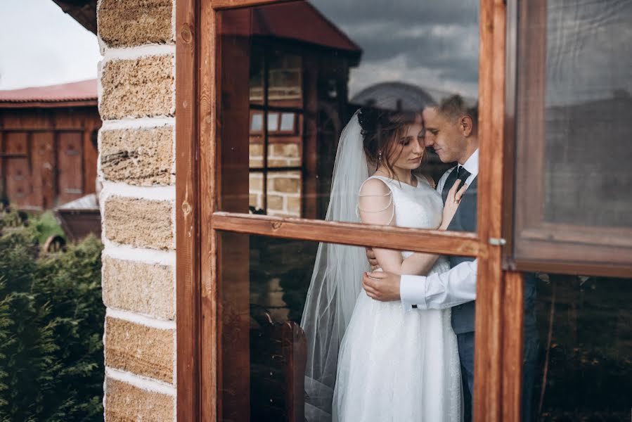 Fotografo di matrimoni Iren Bondar (bondariren). Foto del 12 maggio 2019