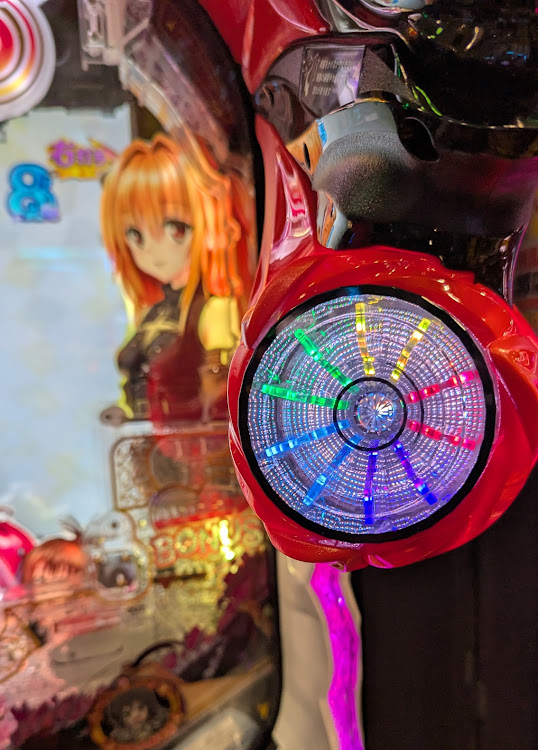 新代打の神様さんが投稿した朝イチはタンクの弄りを施工。・開店後にのんびり🎰入店・演者さんに差し入れしてステッカー貰いました。・大苦戦転スラが余分からの無事勝利！・2月初戦勝利！打つは319➡勝ち逃げが😎🌈に関するカスタム事例の投稿画像29枚目
