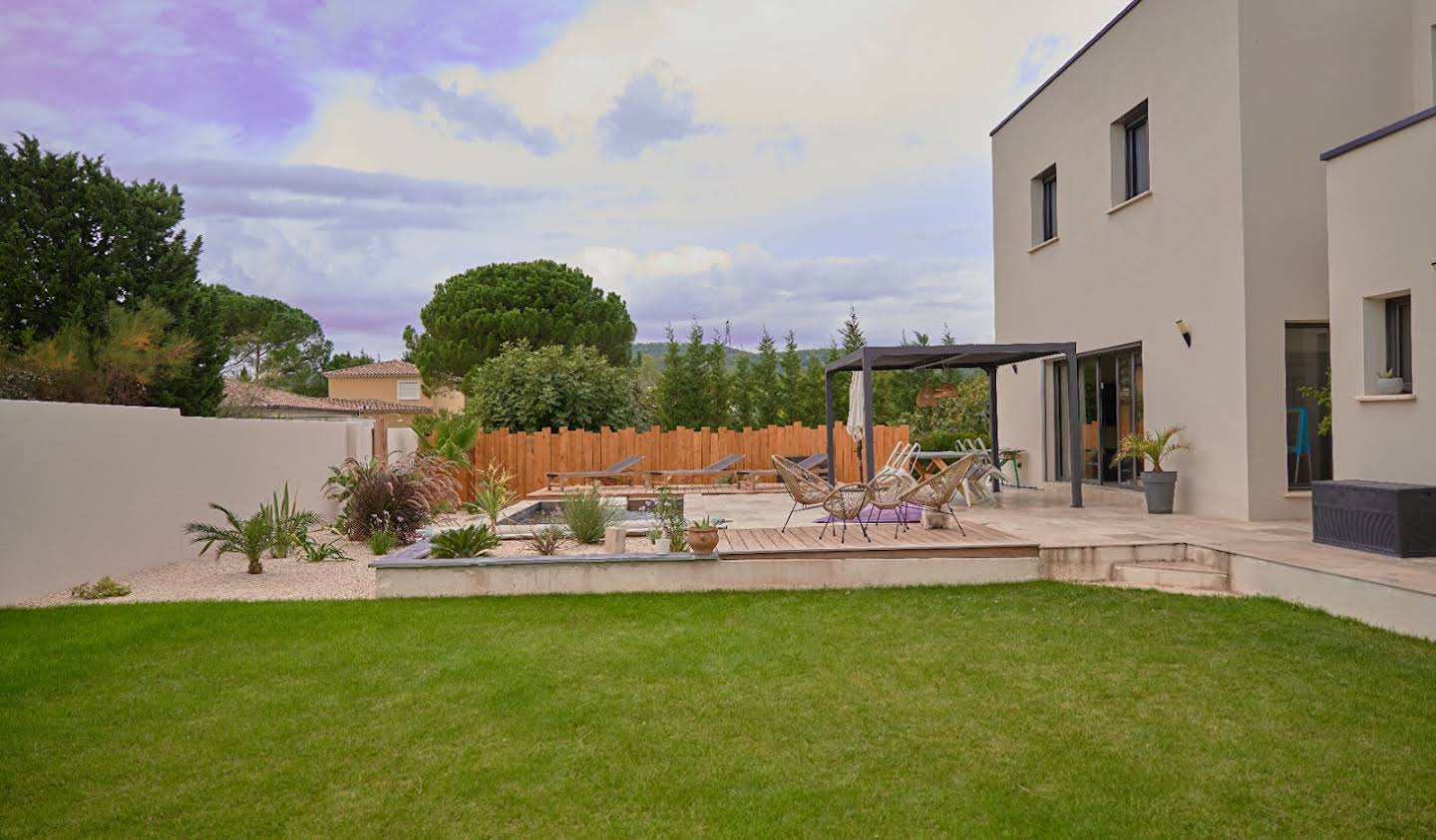 House with pool and terrace Bagnols-sur-ceze