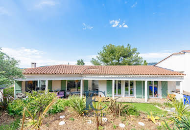 House with terrace 10