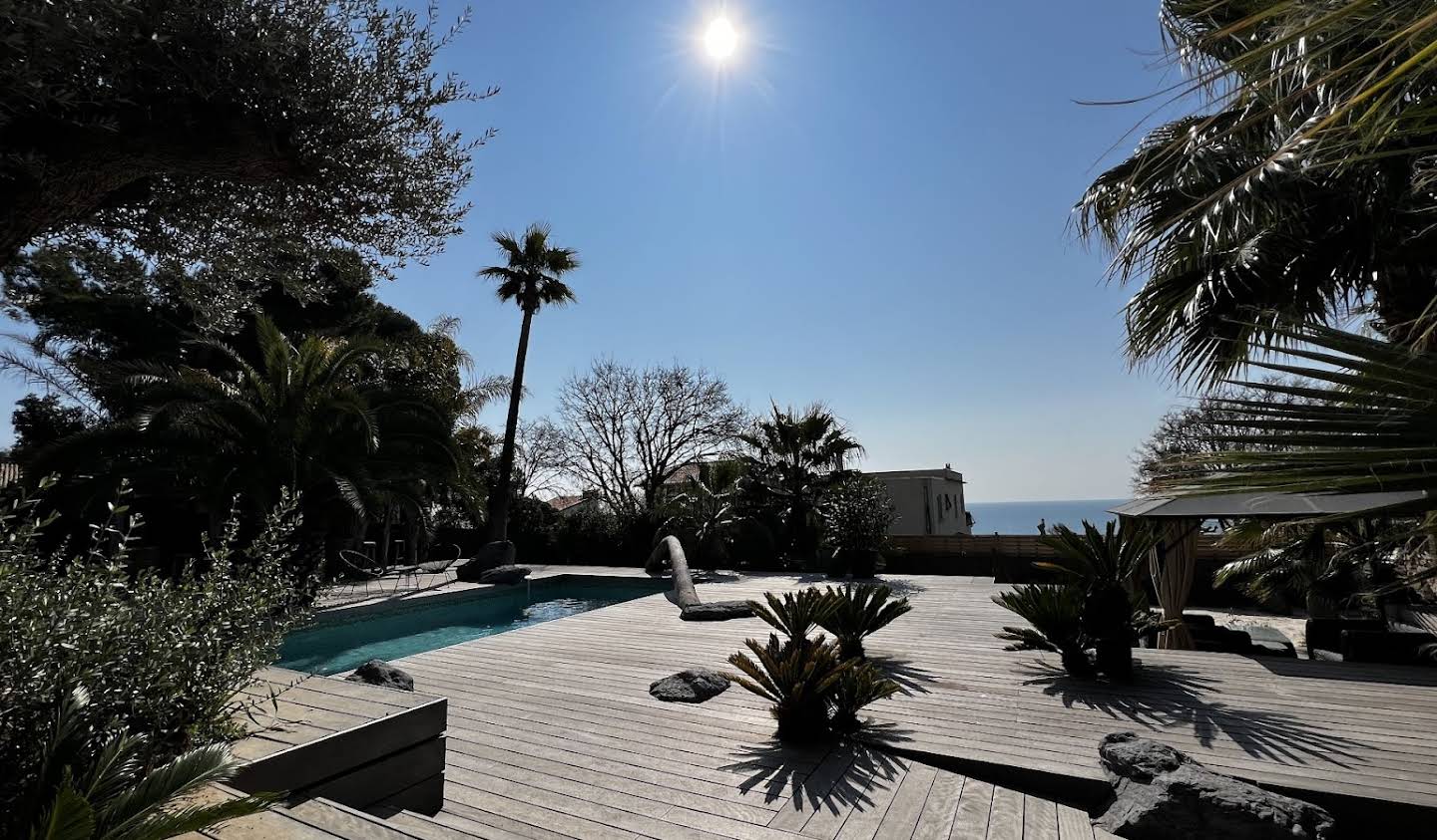 House with pool and terrace Sète