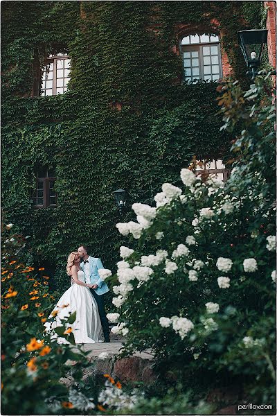 Fotógrafo de casamento Evgeniy Perfilov (perfilio). Foto de 28 de outubro 2015