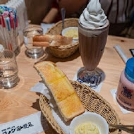 客美多咖啡 Komeda‘s Coffee