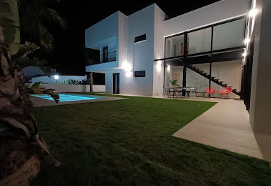 Villa with pool and terrace 9