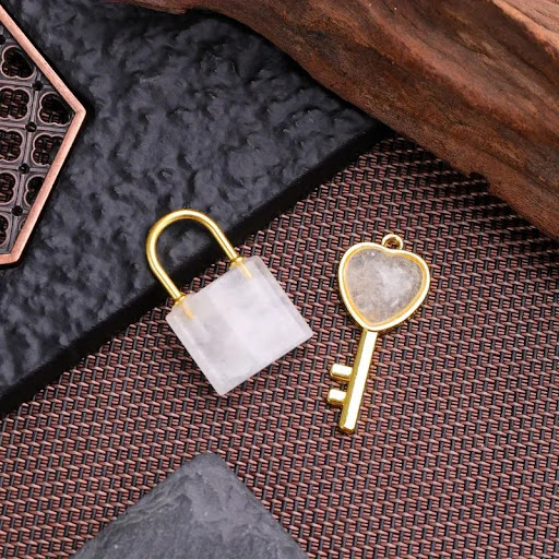 Title 6, Gold Love Key Heart Lock Pendant Suit perfect f...