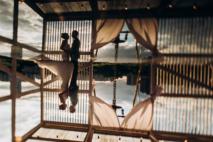 Fotógrafo de casamento Slava Pavlov (slavapavlov). Foto de 18 de agosto 2017