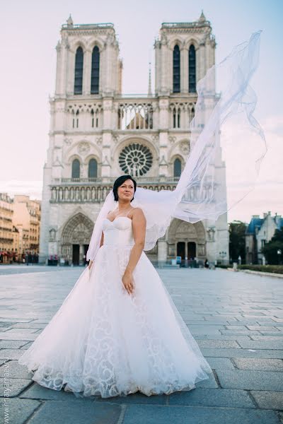 Fotografo di matrimoni Rinat Yamaev (izhairguns). Foto del 5 agosto 2015