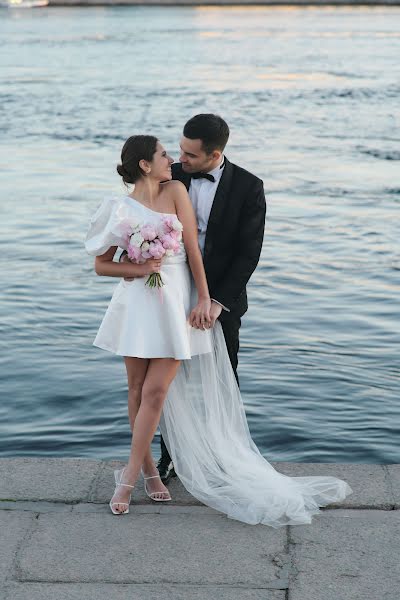 Fotógrafo de casamento Nataliya Tolstikova (natalielola). Foto de 6 de abril 2023