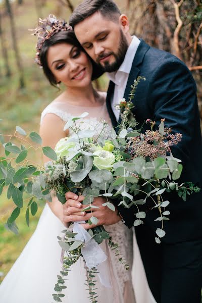 Nhiếp ảnh gia ảnh cưới Arina Markova (id7915216). Ảnh của 30 tháng 8 2017