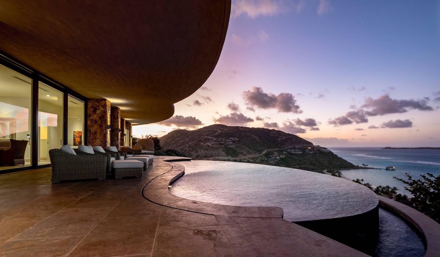 House with pool and terrace Spanish Town