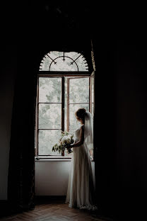 Fotografo di matrimoni Alexandra Sinitaru (thechronicles). Foto del 6 maggio 2019