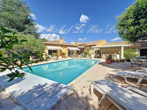House with pool and terrace 1