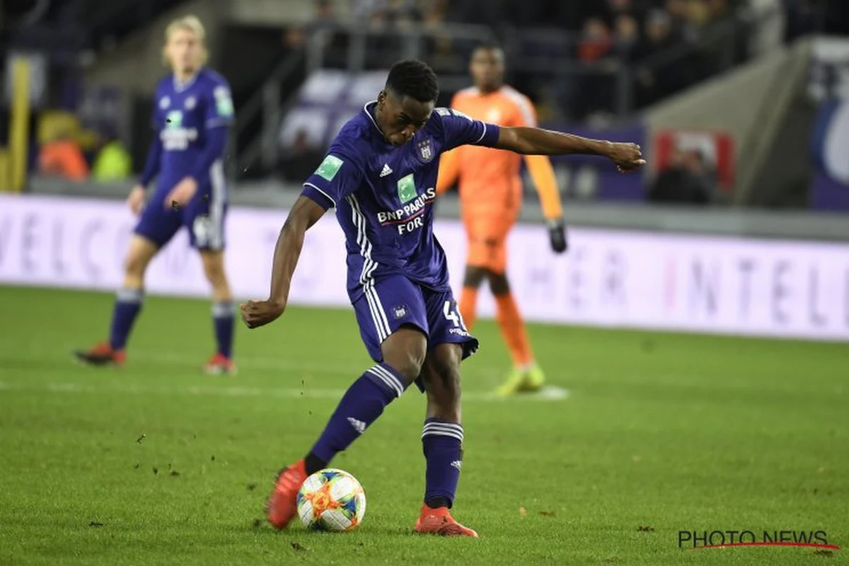 Saison déjà terminée pour un jeune joueur important d'Anderlecht ?