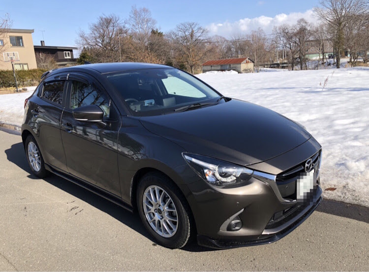 デミオの#mazda demio・チタニウムフラッシュマイカ・愛車撮影・去年と同じ場所に関するカスタム事例の投稿画像2枚目