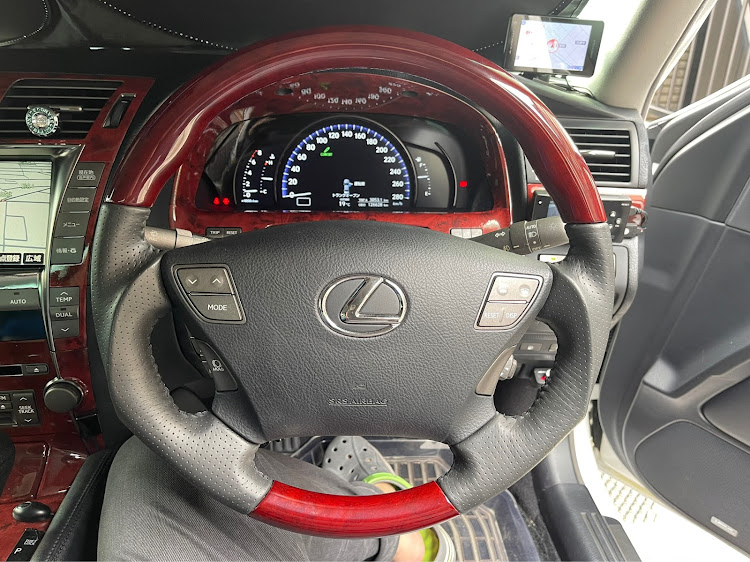 LSの絆〜always〜・密会・社外ハンドルに関するカスタム事例の投稿画像4枚目