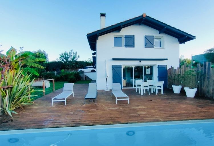 Vente villa 5 pièces 97 m² à Larressore (64480), 760 000 €