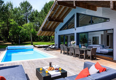 Seaside villa with pool 4