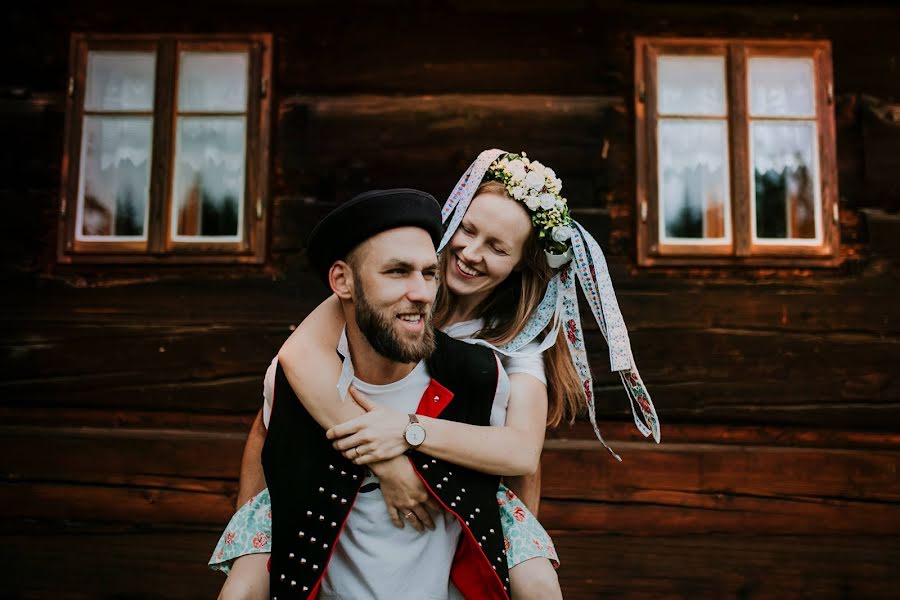 Nhiếp ảnh gia ảnh cưới Diana Cermakova (dianacermakova). Ảnh của 11 tháng 4 2019