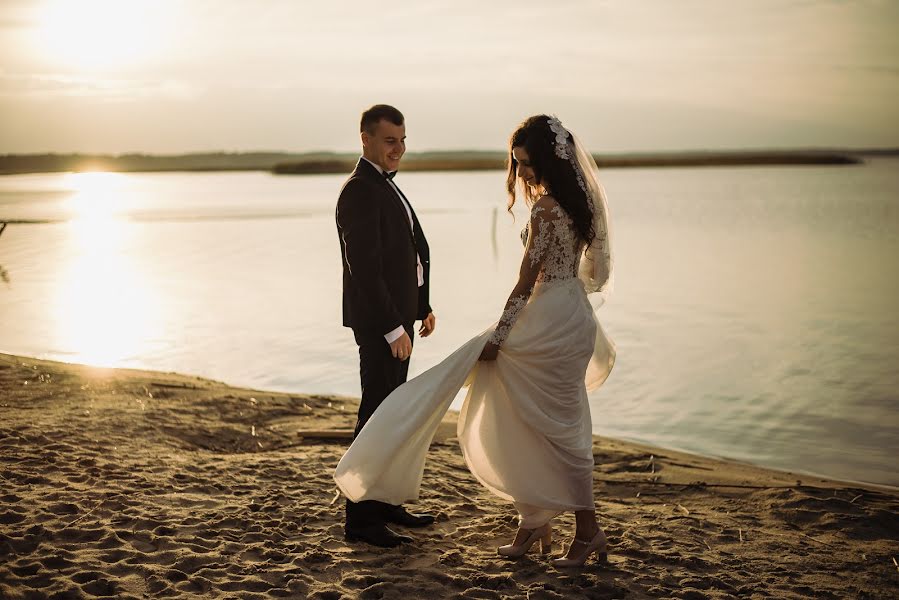 Fotógrafo de casamento Svitlyk Bobik (svitlykbobik). Foto de 28 de fevereiro 2018