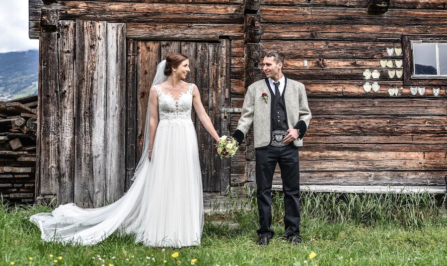 Jurufoto perkahwinan Verena Tschugg (verenatschugg). Foto pada 11 Mei 2019