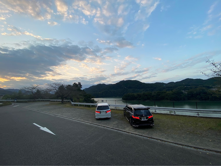 オデッセイの津久井湖駐車場・自撮り棒活躍・mi.ka.chiさんとコラボ・撮る人を撮るに関するカスタム事例の投稿画像4枚目