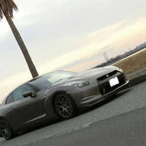 NISSAN GT-R