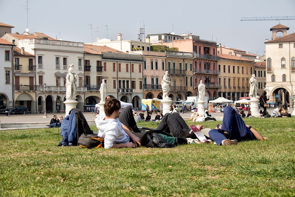 Dormite tutti ? di Gianluca Presto