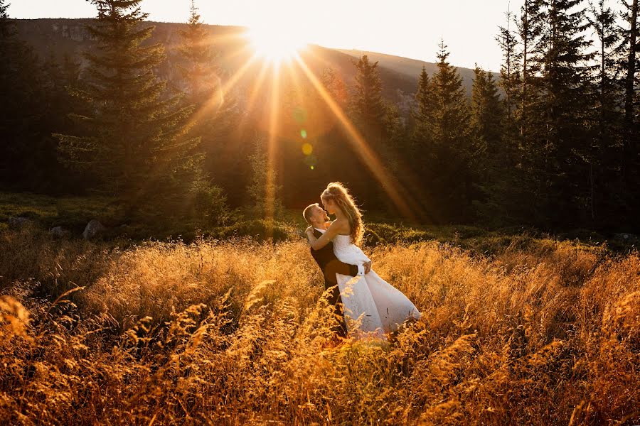 Fotógrafo de bodas Krzysia Kowerczuk (krfoto). Foto del 10 de noviembre 2022