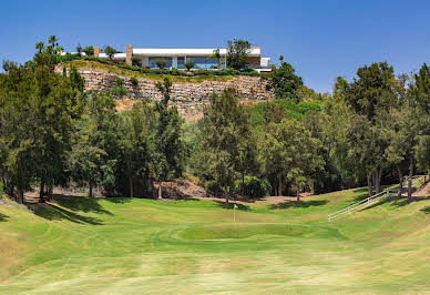 Villa with pool and garden 5