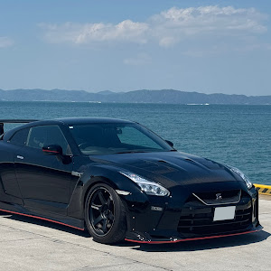 NISSAN GT-R