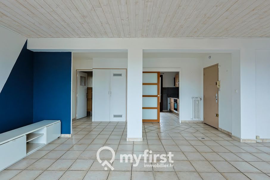 Location  appartement 3 pièces 77 m² à Toulon (83000), 850 €