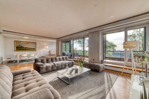 Apartment with terrace and pool 3