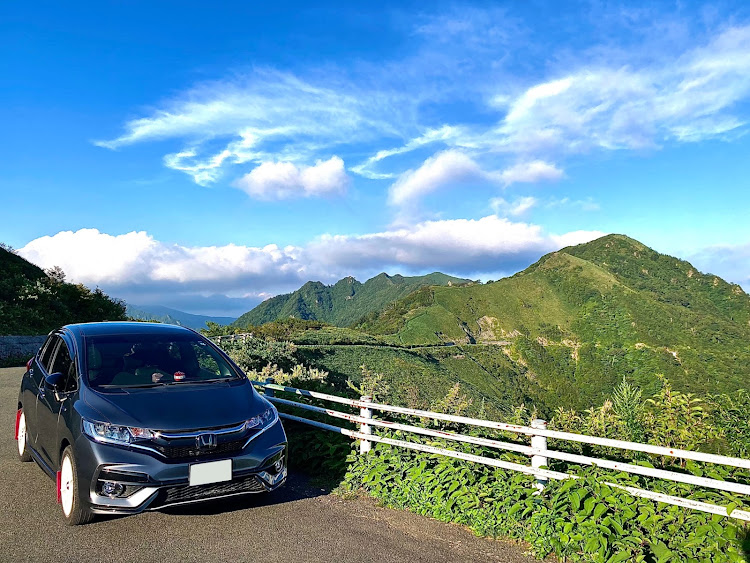 フィットのドライブ・お盆休み・山と愛車・Lehrmeister LM SPORTに関するカスタム事例の投稿画像1枚目
