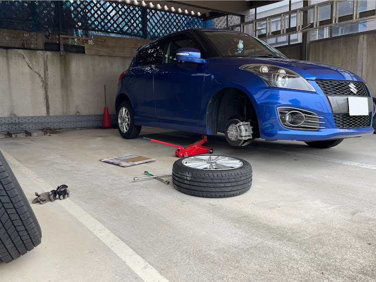 スイフトスポーツのスイフトスポーツ・zc32s・初オイル交換・タイヤ交換に関するカスタム事例の投稿画像1枚目