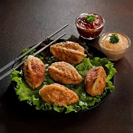 Classic Prawn Fried Momo (6 Pcs)