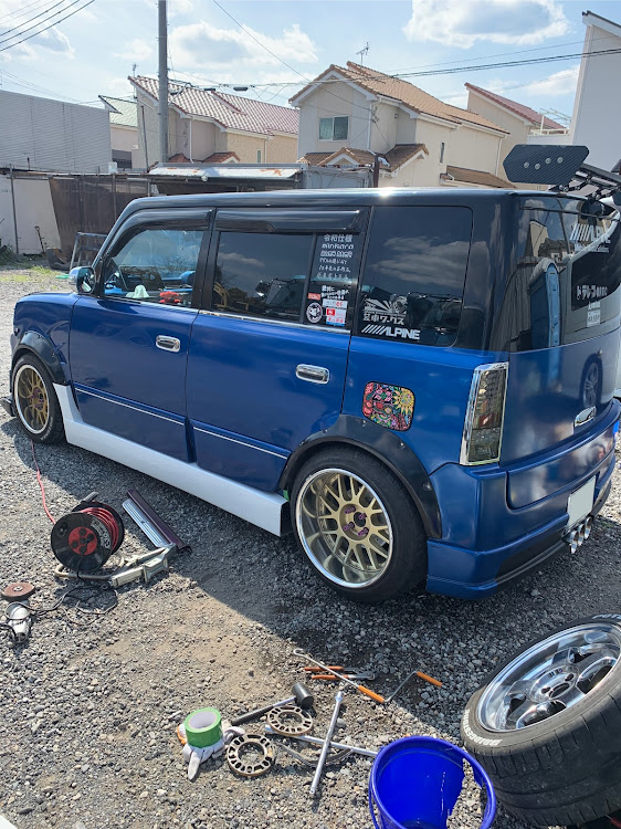 bBのDIY・11J-深リム・フェンダーアーチ上げ・ひっぱりタイヤ・サイドステップ加工に関するカスタム事例の投稿画像2枚目