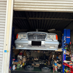 Eクラス セダン W124