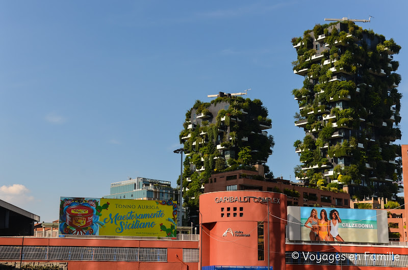 Milan Piazza Gae Aulenti - Bosco Verticale