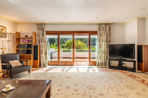 House 4