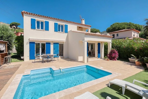 House with pool 1