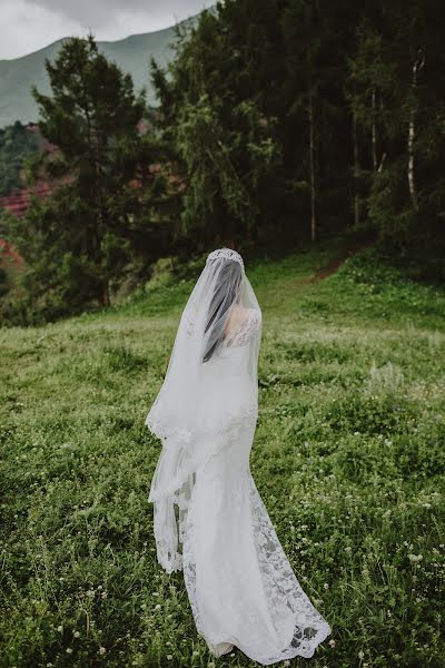 Vestuvių fotografas Oksana Shuvalova (oksanashuvalova). Nuotrauka 2019 balandžio 16